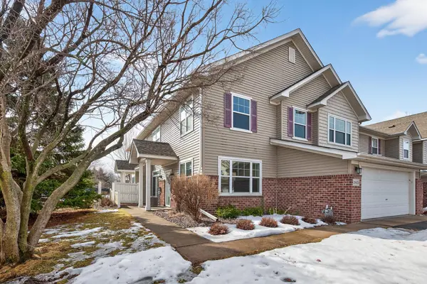20424 Kensfield TRL, Lakeville, MN 55044