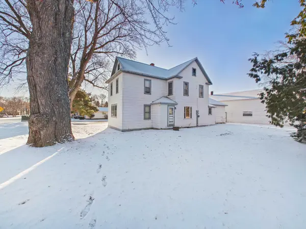 6 6th AVE SE,  Melrose,  MN 56352