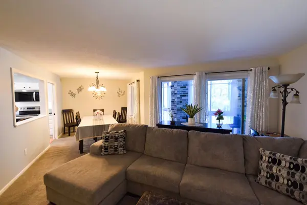 1850 Eagle Ridge DR #E205, Mendota Heights, MN 55118