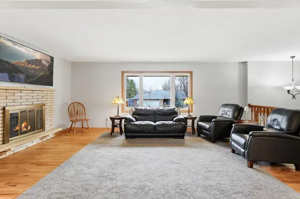 4835 Lakeview DR, Shoreview, MN 55126
