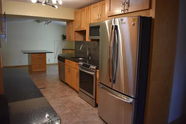 1533 Winchell ST, Saint Paul, MN 55106