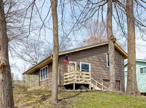 3107 Alexander LN, Mound, MN 55364