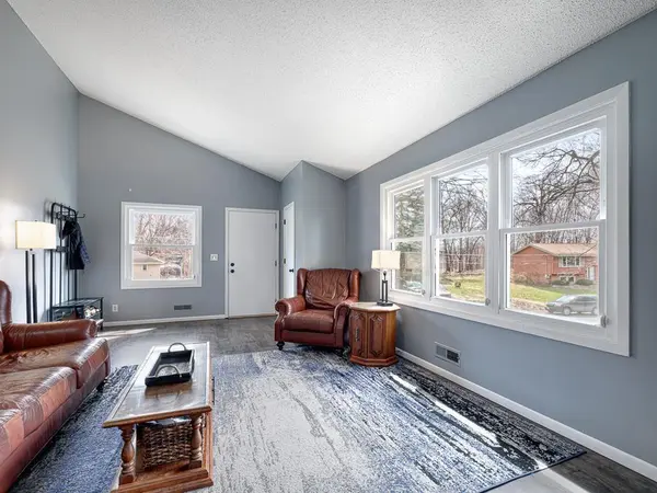 3107 Alexander LN, Mound, MN 55364
