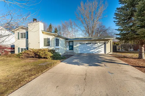 2001 26 1/2 CT S, Fargo, ND 58103