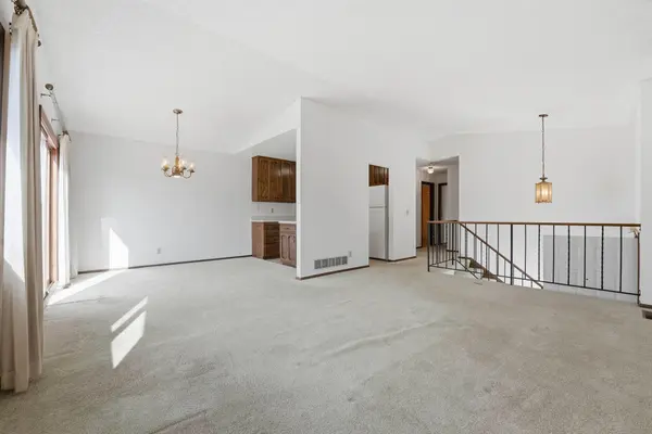 1072 Amble DR, Shoreview, MN 55126