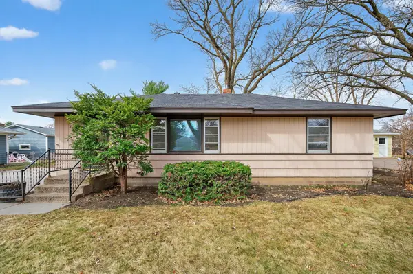 5053 Brighton LN, Mounds View, MN 55112