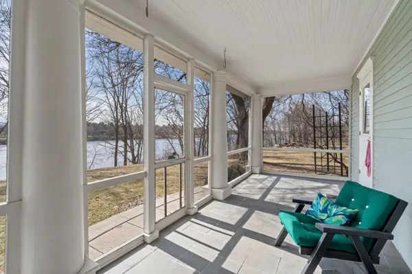810 River LN, Anoka, MN 55303