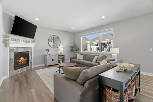 1244 Maple LN, Carver, MN 55315