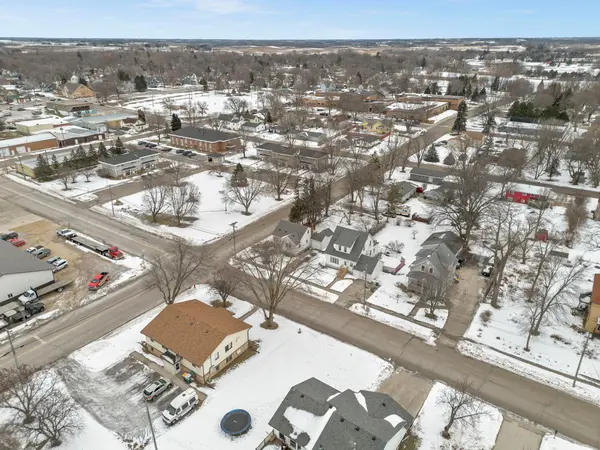 300 3rd ST SW, Cokato, MN 55321