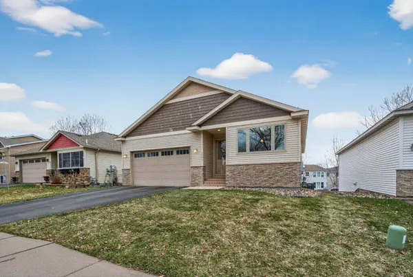 1581 Christie PL, Saint Paul, MN 55106