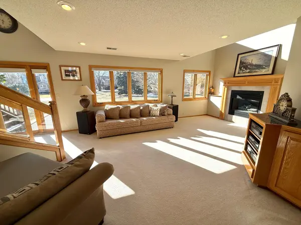 5415 Teakwood LN N, Plymouth, MN 55442