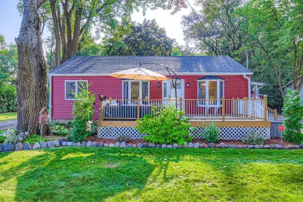 1387 Hadley AVE N, Oakdale, MN 55128