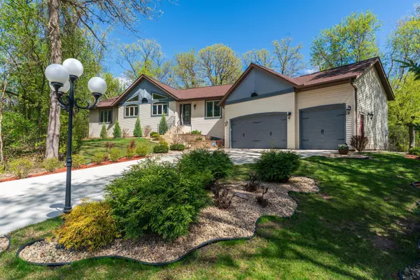 1201 93rd ST E, Inver Grove Heights, MN 55077