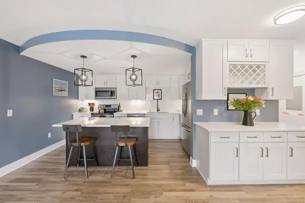 10401 Cedar Lake RD #410, Minnetonka, MN 55305