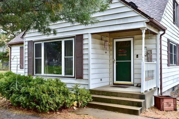 812 6th ST W, Wabasha, MN 55981