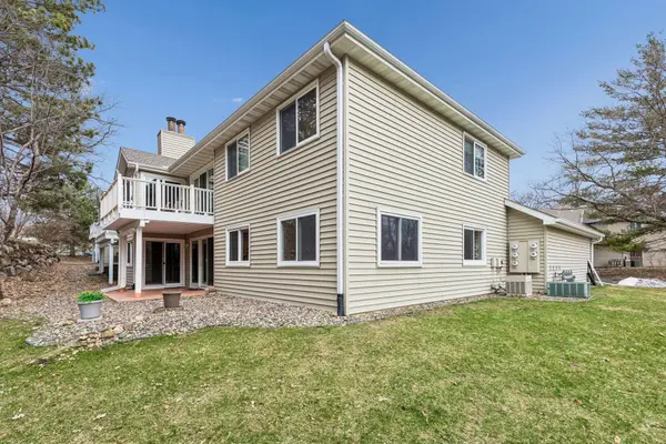 14365 Fairway DR, Eden Prairie, MN 55344