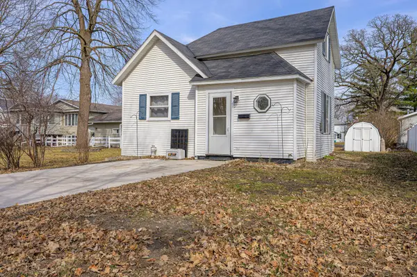 723 Ivy LN SE, Hutchinson, MN 55350