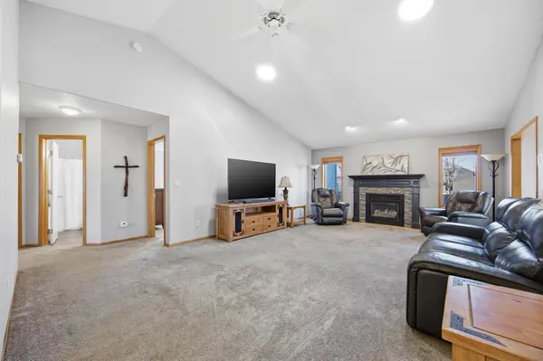 3801 22nd ST S, Fargo, ND 58104