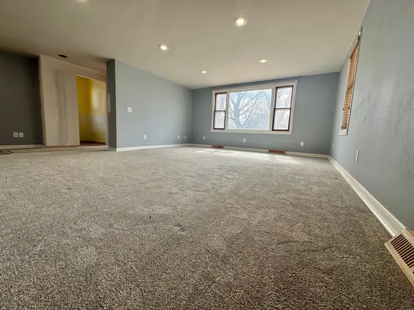 616 W Redwood ST, Marshall, MN 56258