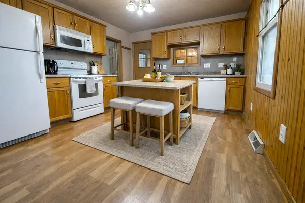 616 W Redwood ST, Marshall, MN 56258