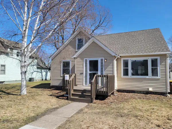 107 Lincoln AVE N, New Prague, MN 56071