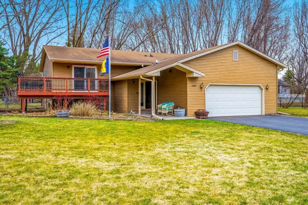 1487 Meadow LN, Maple Plain, MN 55359
