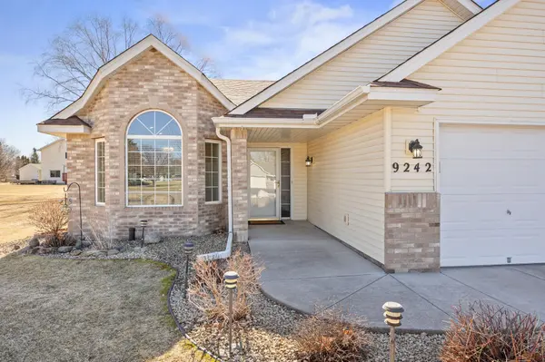 9242 Dunbar Knoll CIR N, Brooklyn Park, MN 55443