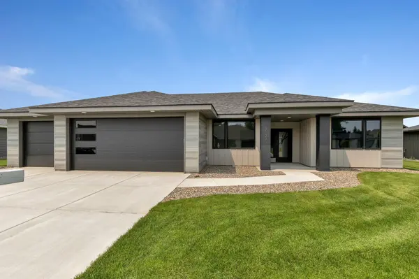 2127 Tamarack DR, Saint Cloud, MN 56301