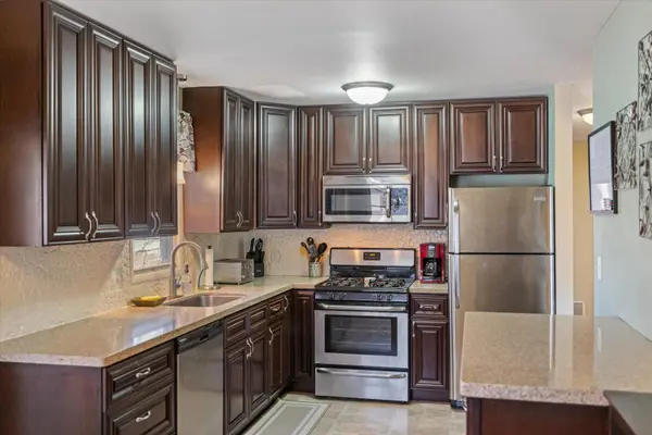 2559 Herschel ST, Roseville, MN 55113