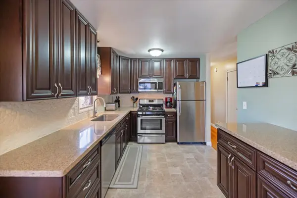 2559 Herschel ST, Roseville, MN 55113