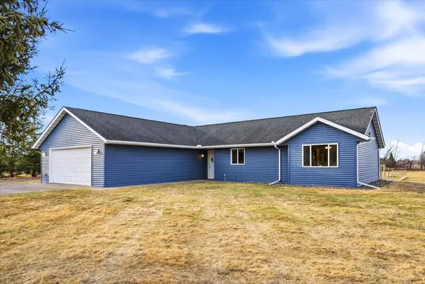 1323 216th AVE, New Richmond, WI 54017