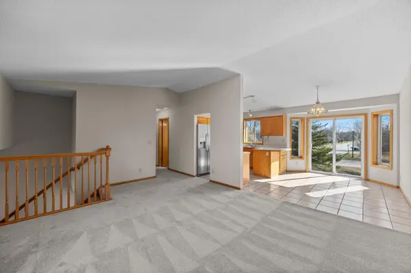 800 11th AVE SW, Isanti, MN 55040