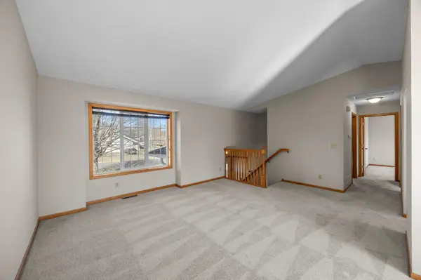 800 11th AVE SW, Isanti, MN 55040