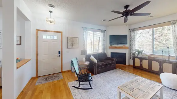 9843 Vagabond LN N, Maple Grove, MN 55311