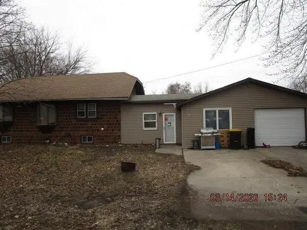 608 N 5th ST, Bricelyn, MN 56014
