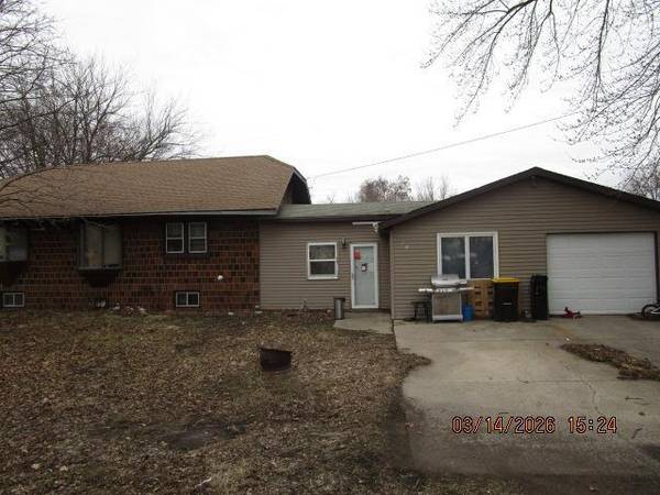 608 N 5th ST, Bricelyn, MN 56014