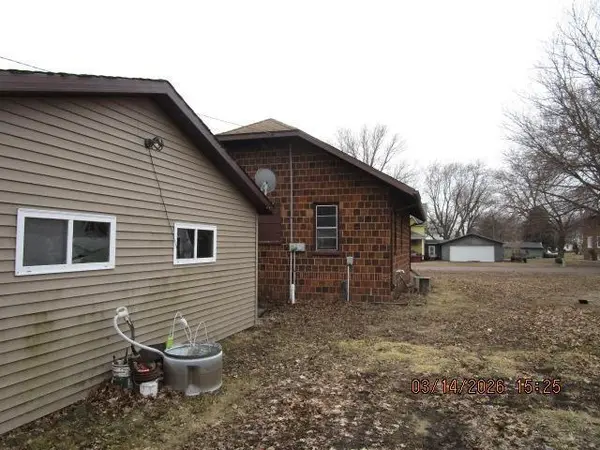608 N 5th ST, Bricelyn, MN 56014