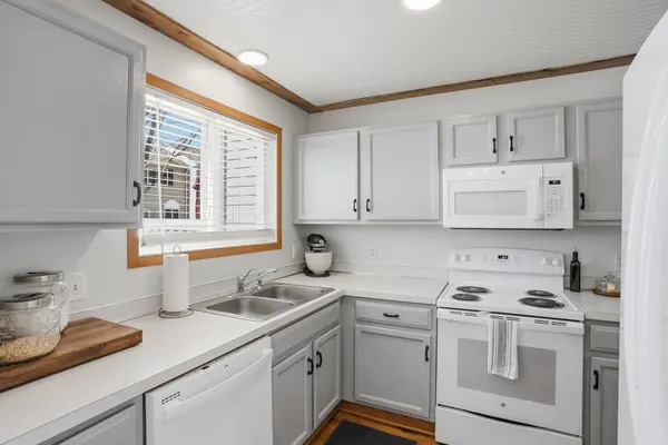 7770 Village ST, Chanhassen, MN 55317