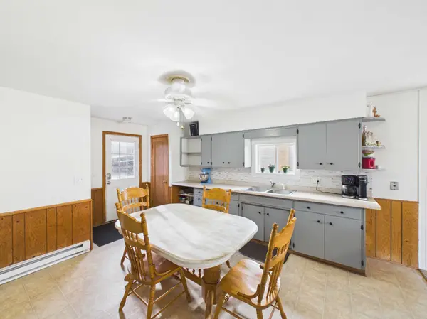 900 4th ST, Holdingford, MN 56340