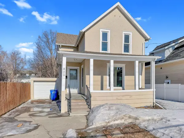 809 11th AVE N, Fargo, ND 58102