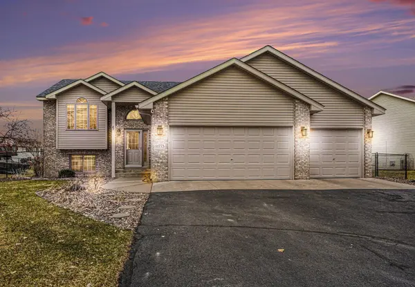 11773 N Meadow Curve, Lindstrom, MN 55045