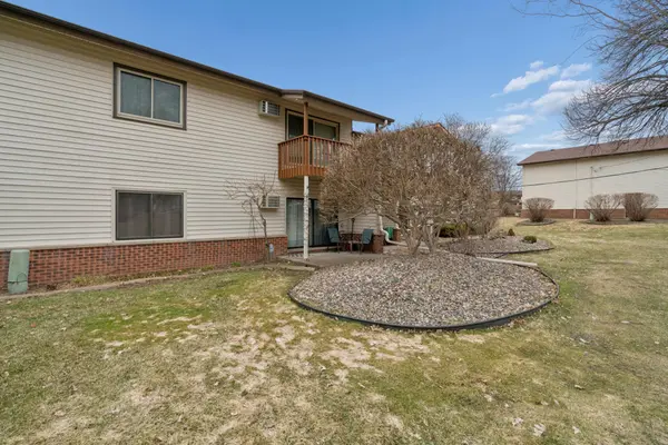 4002 Foss RD #102, Saint Anthony, MN 55421
