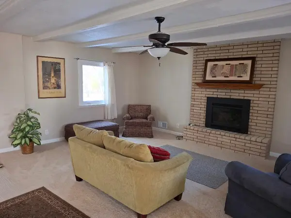 812 Mcknight RD N, Maplewood, MN 55119