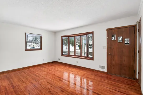 1427 Prosperity AVE, Saint Paul, MN 55106