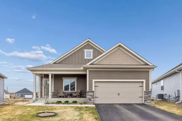 2055 Oakpointe DR, Waconia, MN 55387