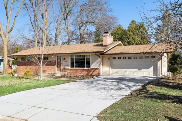 1965 Autumn ST, Falcon Heights, MN 55113