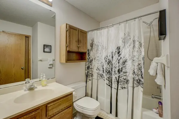 4745 Narvik DR, Eagan, MN 55122
