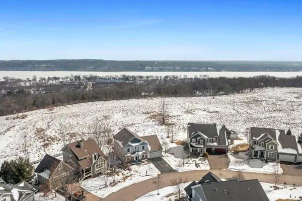 982 Inspiration Pkwy N, Bayport, MN 55003
