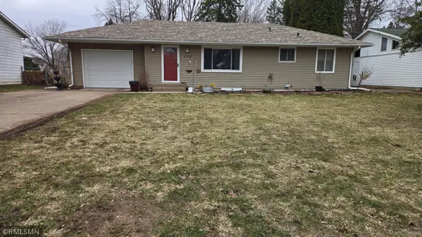 120 Oakwood RD, Apple Valley, MN 55124