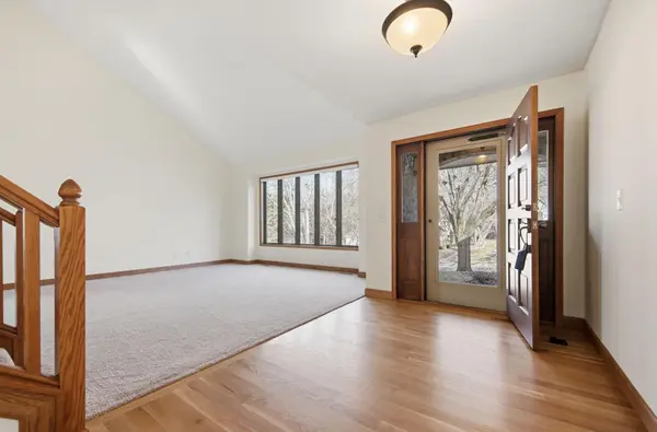 76 Marcin HL, Burnsville, MN 55337